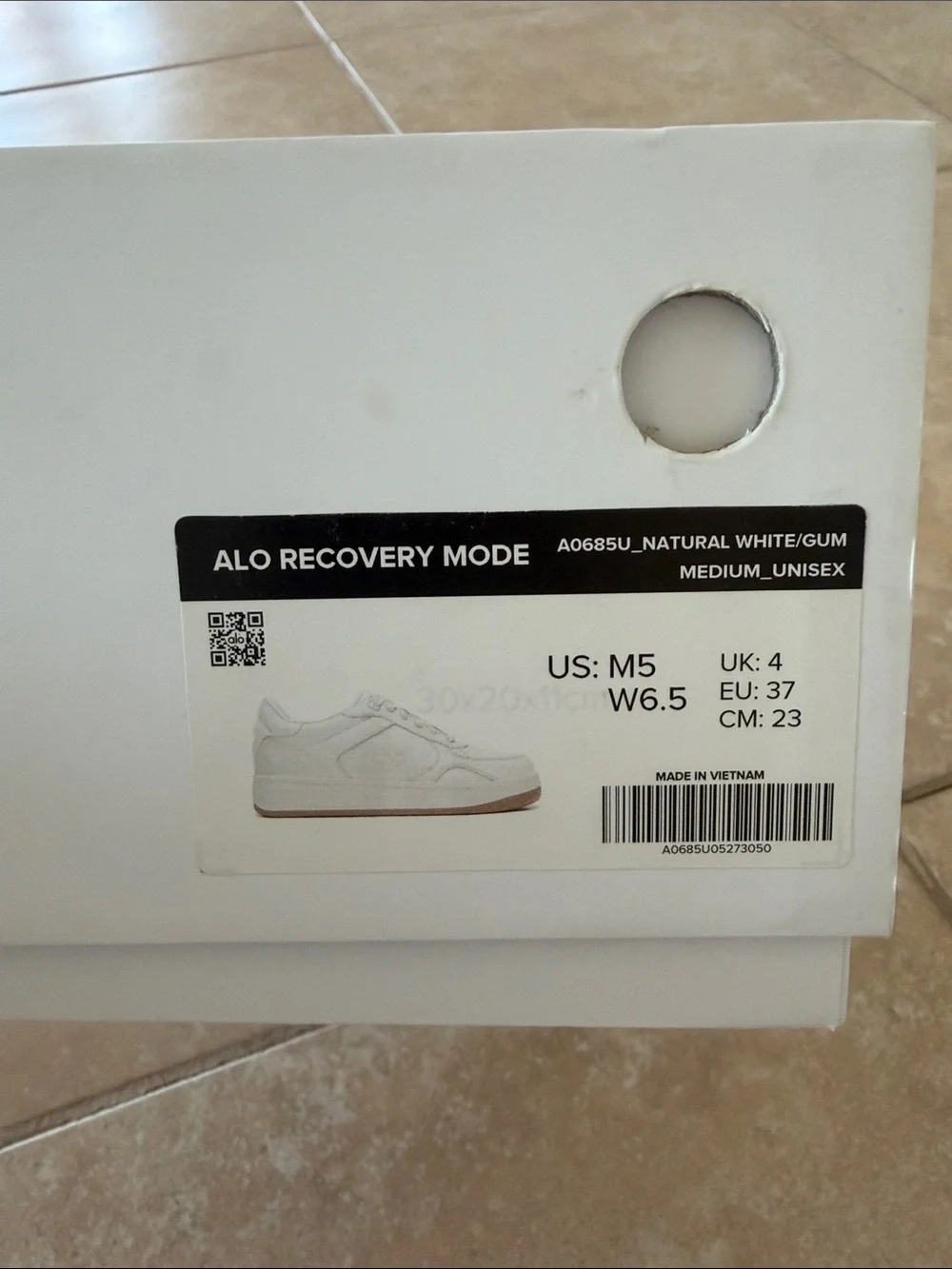 ALO Recovery Mode Sneaker Natural White Gum M5 W6.5 Vegan Leather Box